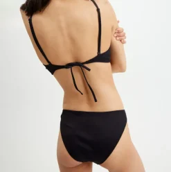 Bikinitrosa